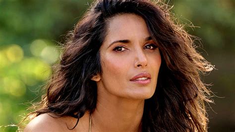 padma lakshmi naked|Padma Lakshmi on About Modeling Nude for Pirelli Calendar。